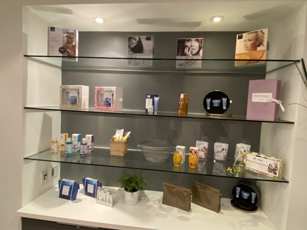 Produits de soin de la peau à la clinique médico-esthétique Nuëeva